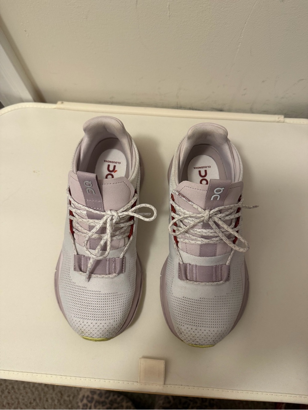 On running women’s cloudnova